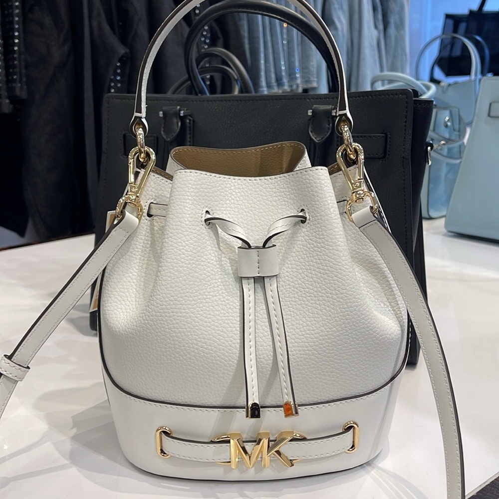 MICHAEL KORS 
Reed Medium Pebbled Leather Bucket Bag Satchel Crossbody Handbag - Picture 2 of 16